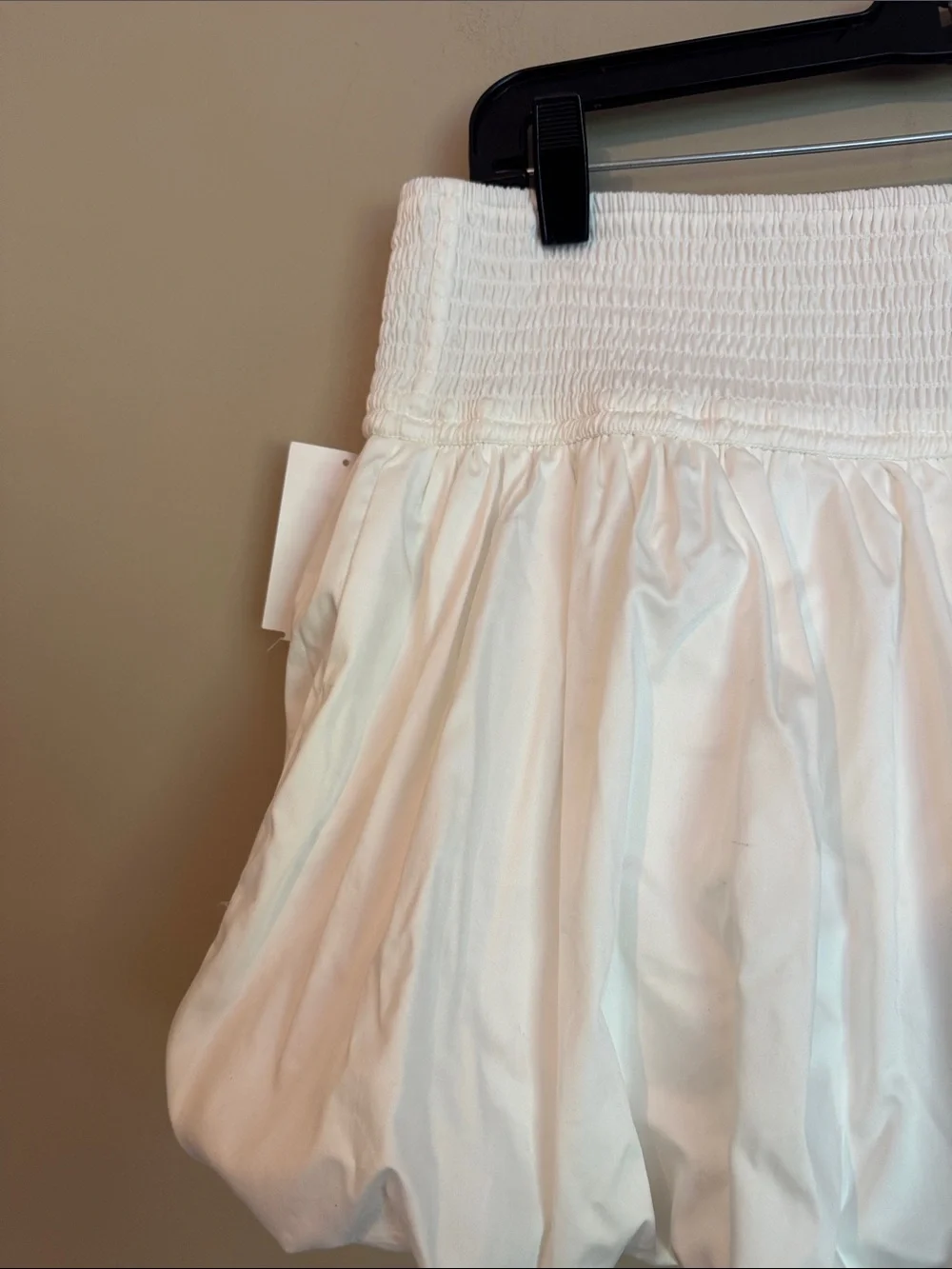 NWOT- BP Bubble Hem Mini Skirt, White, size large